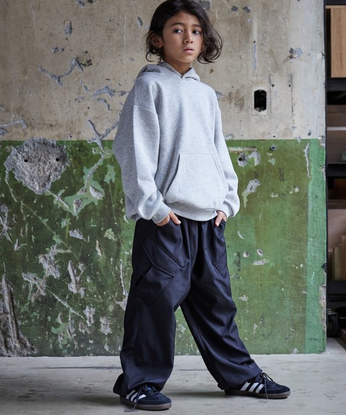 PAIRMANON STREET(ペアマノンストリート)の「【PAIRMANON STREET】パラシュートパンツ ナイロン カーゴパンツ ウエストゴム(カーゴパンツ・キッズ・ブラック/ピンク/オフホワイト/オリーブ/ベージュ/パープル/カーキ/グレイッシュベージュ・100/120/150/130/110/140/90/160)」の19枚目の写真