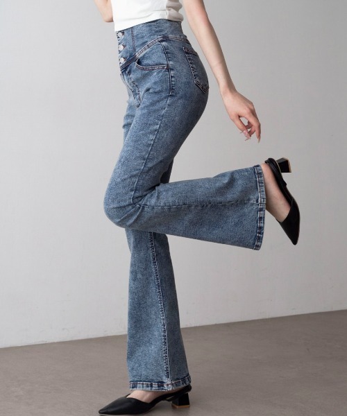 WEGO(ウィゴー)の「WEGO/【26年春夏新作】ハイウエストストレッチフレアデニムパンツ(デニムパンツ・レディース・コバルトブルー/ブラック系その他/スカイブルー/ブラック系2・SMALL/X-SMALL/MEDIUM)」の1枚目の写真