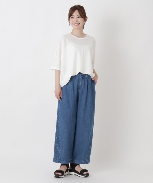 one'sterrace(ワンズテラス)の「サイド切替 10分丈バルーンデニムパンツ(その他パンツ・レディース・ネイビー系5/ブルー系その他7/グレー系4・02)」の8枚目の写真