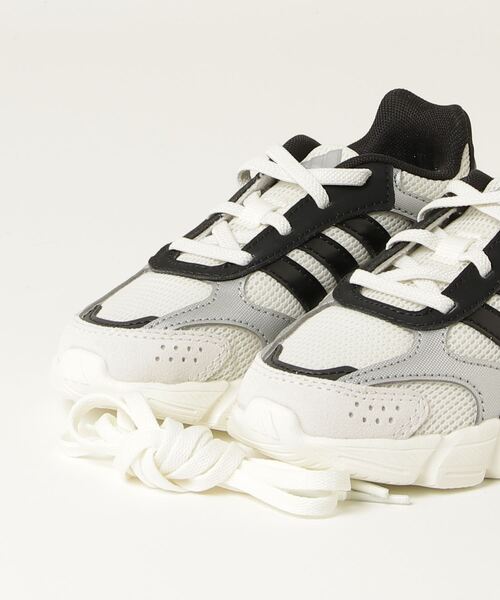 adidas(アディダス)の「クレイジーカオス 2000 キッズ / Crazychaos 2000 Kids / アディダス adidas(スニーカー・キッズ・ホワイト系その他・21.5cm/21.0cm/20.5cm/19.5cm/19.0cm/18.5cm/18cm/17.5cm/17.0cm/20.0cm)」の5枚目の写真