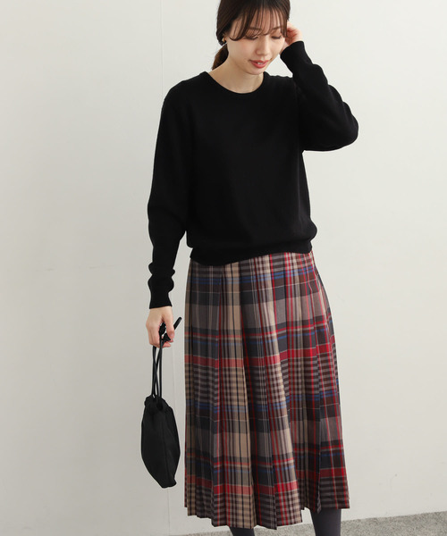 URBAN RESEARCH DOORS(アーバンリサーチドアーズ)の「クルーネックコンパクトKNIT(ニット/セーター・レディース・ロイヤルブルー/レッド/オフホワイト/ブラック・MEDIUM)」の8枚目の写真
