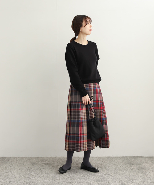 URBAN RESEARCH DOORS(アーバンリサーチドアーズ)の「クルーネックコンパクトKNIT(ニット/セーター・レディース・ロイヤルブルー/レッド/オフホワイト/ブラック・MEDIUM)」の10枚目の写真