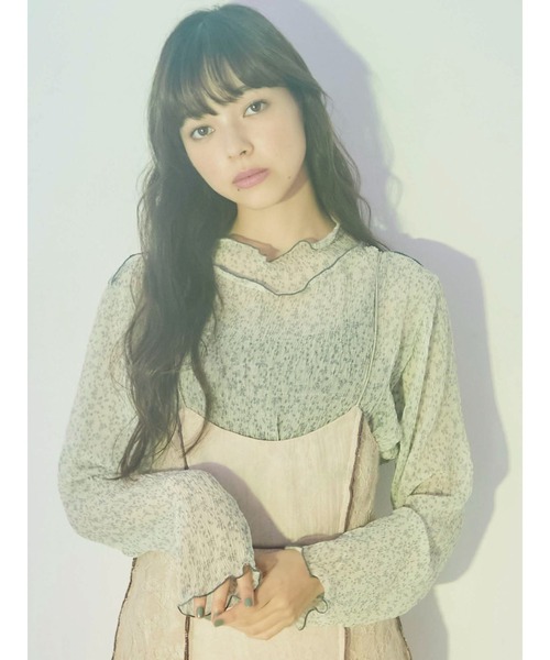 floralシアーメロウtopsの3枚目の写真