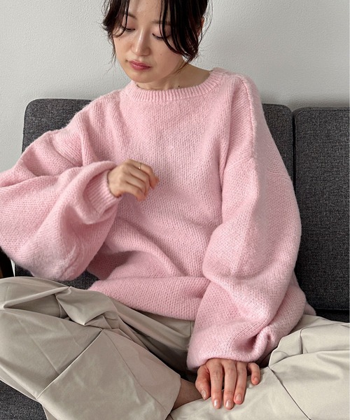 feepur(フェピュール)の「【ハンドウォッシャブル】ゴマジャガードビッグニット(ニット/セーター・レディース・オフホワイト/ブルー/ブラック/イエロー/オレンジ/ピンク/杢グレー/グリーン/レッド・MEDIUM)」の8枚目の写真
