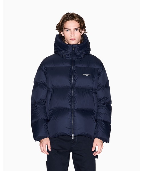 ARMANI EXCHANGE(アルマーニエクスチェンジ)の「【A|X アルマーニ エクスチェンジ】リサイクルナイロン カラーダウンジャケット(ダウンジャケット/コート・メンズ・ダークネイビー/レッド/ブルー/スモークグレー・LARGE/MEDIUM/SMALL/X-SMALL/X-LARGE)」の3枚目の写真
