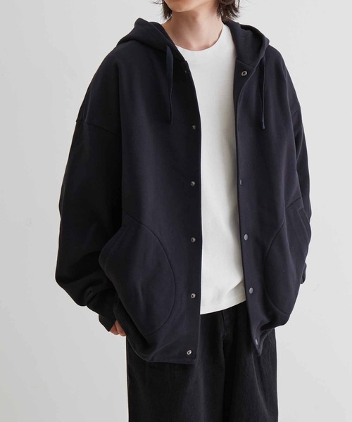 ADAM ET ROPE'(アダムエロペ)の「【WEB限定】ビック ルーズ スウェット マリンパーカー / スナップ フーディー / ユニセックス(カーディガン/ボレロ・メンズ・ブラック/キナリ・L/M)」の17枚目の写真