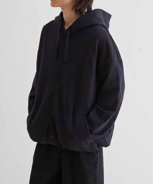 ADAM ET ROPE'(アダムエロペ)の「【WEB限定】ビック ルーズ スウェット マリンパーカー / スナップ フーディー / ユニセックス(カーディガン/ボレロ・メンズ・ブラック/キナリ・L/M)」の16枚目の写真