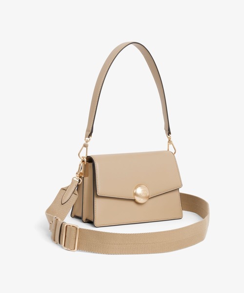 LACOSTE(ラコステ)の「テニスブリス レザーミディアムショルダーバッグ ダブルストラップ 2WAY(ハンドバッグ・レディース・ブラック/ダークグリーン/ブルー/バーガンディー/ベージュ/オレンジ・FREE)」の2枚目の写真