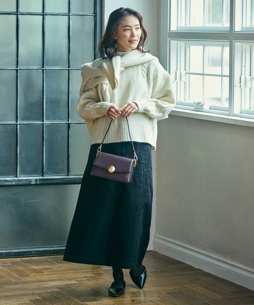 LACOSTE(ラコステ)の「テニスブリス レザーミディアムショルダーバッグ ダブルストラップ 2WAY(ハンドバッグ・レディース・ブラック/ダークグリーン/ブルー/バーガンディー/ベージュ/オレンジ・FREE)」の17枚目の写真