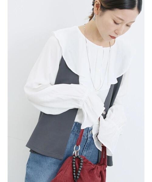 Samansa Mos2 blue(サマンサモスモスブルー)の「ラッフルカラーブラウス(シャツ/ブラウス・レディース・オフホワイト/サックスブルー/ベージュ・F)」の6枚目の写真