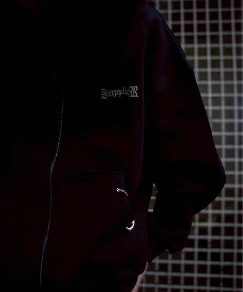 L.H.P(エルエイチピー)の「SUPPLIER/サプライヤー/【LHP EXCLUSIVE】FAUX FUR CROPPED CROSS ZIP HOODIE(パーカー・メンズ・シルバー/ピンク・XL/L/M)」の5枚目の写真