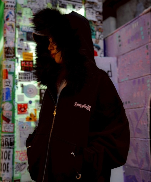 L.H.P(エルエイチピー)の「SUPPLIER/サプライヤー/【LHP EXCLUSIVE】FAUX FUR CROPPED CROSS ZIP HOODIE(パーカー・メンズ・シルバー/ピンク・XL/L/M)」の14枚目の写真