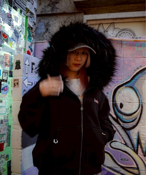 L.H.P(エルエイチピー)の「SUPPLIER/サプライヤー/【LHP EXCLUSIVE】FAUX FUR CROPPED CROSS ZIP HOODIE(パーカー・メンズ・シルバー/ピンク・XL/L/M)」の15枚目の写真