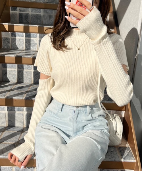 OLIVE des OLIVE(オリーブデオリーブ)の「【WEB限定カラー有】アームウォーマー付ワイドリブニット(ニット/セーター・レディース・ブラウン/ブラック/オフホワイト/カーキ/ブルー/ラベンダー・FREE)」の2枚目の写真