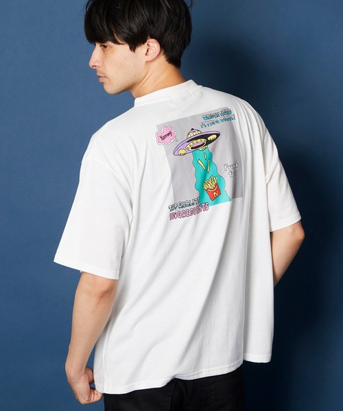 unrelaxing(アンリラクシング)の「ヴィンテージライク 古着風 綿100%ピグメント加工TプリントTシャツ(Tシャツ/カットソー・メンズ・ブラック/ホワイト/グレー/ブルー/カーキ/オレンジ/ブラウン/レッド/ネイビー/ピンク/チャコールグレー/ベージュ/インディゴブルー/チャコール/ライトブルー/ライトグリーン/ライム/ワイン/パープル/レッド系その他2/ブルー系その他3/ブルー系その他2/ホワイト系その他3/ホワイト系その他4/ホワイト系その他/ブラック系その他/ピンク系その他2/ブラック系その他2/ホワイト系その他2/グレー系その他2/グレー系その他4/レッド系その他3/レッド系その他/レッド系その他4/ブラック系その他4/ブルー系その他4/ピンク系その他/ピンク系その他4/ブラック系その他3/グレー系その他3/ピンク系その他3/グレー系その他/ブルー系その他/ベージュ系その他3/ブルー系その他5/レッド系その他5/ベージュ系その他4/ベージュ系その他/ベージュ系その他2/グリーン系その他3/グリーン系その他4/パープル系その他3/ブルー系その他6/パープル系その他2/パープル系その他4/グリーン系その他2/グリーン系その他/その他1/その他2/その他3/パープル系その他/その他7/その他6/その他5/ブラウン系その他/その他4/タン/モカ/ミント/ホワイト×エメラルドグリーン/ホワイト×グレー/ブラック×ブラック/アッシュブラウン/ライトブラウン/ブラック×ブルー/ホワイト×レッド/エメラルド/ホワイト×グリーン/ライトベージュ/ウィート/クリアブラウン/ブラック×グリーン/ブラック×レッド/オートミール/セージグリーン/ブラックミックス/ホワイト×ブラック/クリアグリーン/ブルー系その他7/LT.Blue/アクア/スミクロ/グリーン/ダークブルー/レディッシュグレー/ピンク系その他5/ダークブラック/ピンクベージュ/ライトブラック/スモークピンク/ブルーグラス/サックスブルー/ブラック×ホワイト/ライトグレー/アッシュグレー/スカイブルー/クリアブラック/ダークインディゴブルー/シルバーグレー/クリアブルー/ブラック系その他5/ブラック系その他6/ブラック系その他7/その他10/ベージュ系4/ベージュ系5/ベージュ系2/ベージュ系3/ベージュ系/ベージュ系1/ブラウン系8/ブラウン系9/ブラウン系6/ブラウン系7/ブラウン系4/ブラウン系5/ブラウン系2/ブラウン系3/ブラウン系/ブラウン系1/その他25/その他26/その他23/その他24/その他19/その他16/その他17/その他21/その他22/その他20/その他18/その他15/その他13/その他12/その他14/その他11/ベージュ系6/その他28/その他27/ブラック×シルバー/ブラック系5/ブラック系6/ブラック系7/ブラック系8/その他29/A/ブラック系2/ブラック系4/ブラック×ゴールド/ブラック系1/ブラック系3/ベージュ系8/ベージュ系7/ベージュ系9/ダークブラウン系7/ダークブラウン系6/ダークブラウン系5/ダークブラウン系4/ダークブラウン系3/ダークブラウン系2/ベージュ系その他6/ベージュ系その他7/ダークブラウン系1・X-LARGE/SMALL/LARGE/X-SMALL/MEDIUM/3/2)」の6枚目の写真
