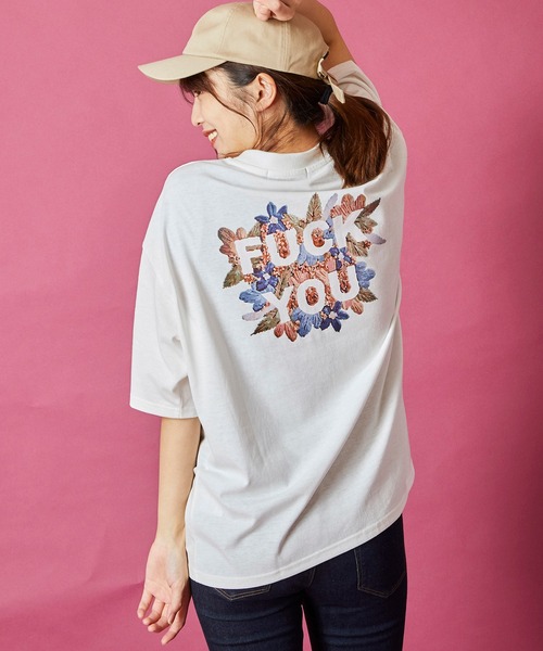 unrelaxing(アンリラクシング)の「ヴィンテージライク 古着風 綿100%ピグメント加工TプリントTシャツ(Tシャツ/カットソー・メンズ・ブラック/ホワイト/グレー/ブルー/カーキ/オレンジ/ブラウン/レッド/ネイビー/ピンク/チャコールグレー/ベージュ/インディゴブルー/チャコール/ライトブルー/ライトグリーン/ライム/ワイン/パープル/レッド系その他2/ブルー系その他3/ブルー系その他2/ホワイト系その他3/ホワイト系その他4/ホワイト系その他/ブラック系その他/ピンク系その他2/ブラック系その他2/ホワイト系その他2/グレー系その他2/グレー系その他4/レッド系その他3/レッド系その他/レッド系その他4/ブラック系その他4/ブルー系その他4/ピンク系その他/ピンク系その他4/ブラック系その他3/グレー系その他3/ピンク系その他3/グレー系その他/ブルー系その他/ベージュ系その他3/ブルー系その他5/レッド系その他5/ベージュ系その他4/ベージュ系その他/ベージュ系その他2/グリーン系その他3/グリーン系その他4/パープル系その他3/ブルー系その他6/パープル系その他2/パープル系その他4/グリーン系その他2/グリーン系その他/その他1/その他2/その他3/パープル系その他/その他7/その他6/その他5/ブラウン系その他/その他4/タン/モカ/ミント/ホワイト×エメラルドグリーン/ホワイト×グレー/ブラック×ブラック/アッシュブラウン/ライトブラウン/ブラック×ブルー/ホワイト×レッド/エメラルド/ホワイト×グリーン/ライトベージュ/ウィート/クリアブラウン/ブラック×グリーン/ブラック×レッド/オートミール/セージグリーン/ブラックミックス/ホワイト×ブラック/クリアグリーン/ブルー系その他7/LT.Blue/アクア/スミクロ/グリーン/ダークブルー/レディッシュグレー/ピンク系その他5/ダークブラック/ピンクベージュ/ライトブラック/スモークピンク/ブルーグラス/サックスブルー/ブラック×ホワイト/ライトグレー/アッシュグレー/スカイブルー/クリアブラック/ダークインディゴブルー/シルバーグレー/クリアブルー/ブラック系その他5/ブラック系その他6/ブラック系その他7/その他10/ベージュ系4/ベージュ系5/ベージュ系2/ベージュ系3/ベージュ系/ベージュ系1/ブラウン系8/ブラウン系9/ブラウン系6/ブラウン系7/ブラウン系4/ブラウン系5/ブラウン系2/ブラウン系3/ブラウン系/ブラウン系1/その他25/その他26/その他23/その他24/その他19/その他16/その他17/その他21/その他22/その他20/その他18/その他15/その他13/その他12/その他14/その他11/ベージュ系6/その他28/その他27/ブラック×シルバー/ブラック系5/ブラック系6/ブラック系7/ブラック系8/その他29/A/ブラック系2/ブラック系4/ブラック×ゴールド/ブラック系1/ブラック系3/ベージュ系8/ベージュ系7/ベージュ系9/ダークブラウン系7/ダークブラウン系6/ダークブラウン系5/ダークブラウン系4/ダークブラウン系3/ダークブラウン系2/ベージュ系その他6/ベージュ系その他7/ダークブラウン系1・X-LARGE/SMALL/LARGE/X-SMALL/MEDIUM/3/2)」の11枚目の写真