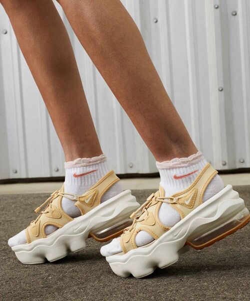 NIKE(ナイキ)の「ナイキ エア マックス ココ ウィメンズサンダル / 厚底 / Nike Air Max Koko Women's Sandals CI8798-200 Sesame(サンダル・レディース・ブラウン系その他2・22/23/24/25/26/27/28/29)」の6枚目の写真
