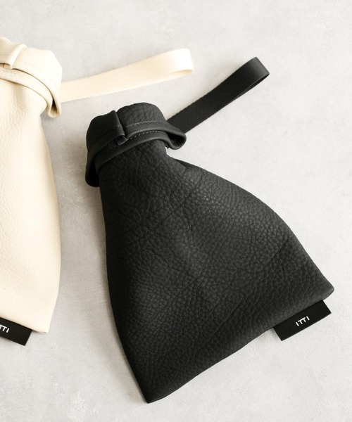 ITTI(イッチ)の「ITTI イッチ / ANNIE SMALL RICE BAG / DIPLO SKY / アニースモールライスバッグ レザーミニバッグ 巾着バッグ / ITTI-BAG-085-A(ハンドバッグ・メンズ・アイボリー/ブラック・FREE)」の9枚目の写真