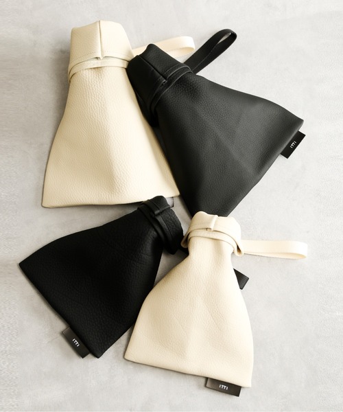 ITTI(イッチ)の「ITTI イッチ / ANNIE SMALL RICE BAG / DIPLO SKY / アニースモールライスバッグ レザーミニバッグ 巾着バッグ / ITTI-BAG-085-A(ハンドバッグ・メンズ・アイボリー/ブラック・FREE)」の21枚目の写真