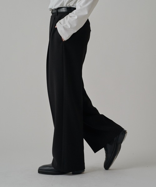 Lui's(ルイス)の「ジョーゼットタックワイドパンツ(その他パンツ・メンズ・ベージュ/ブラック/オフホワイト・S/M)」の14枚目の写真