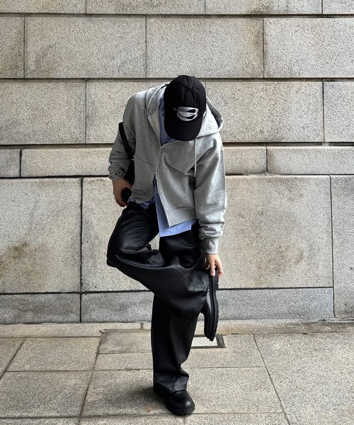 CALLNE(カルネ)の「【CALLNE】Vintage Design Curve Pants / ヴィンテージデザイン合皮カーブパンツ(セットアップ対応)(その他パンツ・メンズ・ダークグレー/ブラック・L/M)」の4枚目の写真