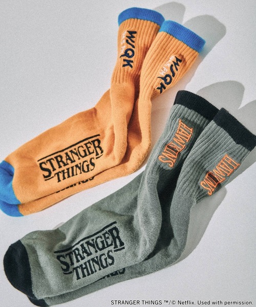 niko and...(ニコアンド)の「【STRANGER THINGS】コラボ刺繍2Pソックス(ソックス/靴下・メンズ・オレンジ/ホワイト・FREE)」の1枚目の写真