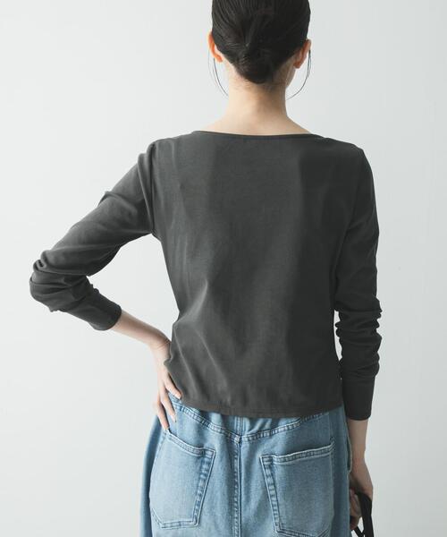 URBAN RESEARCH(アーバンリサーチ)の「2WAYドレープカットソー(Tシャツ/カットソー・レディース・チャコールグレー/オフホワイト・FREE)」の15枚目の写真