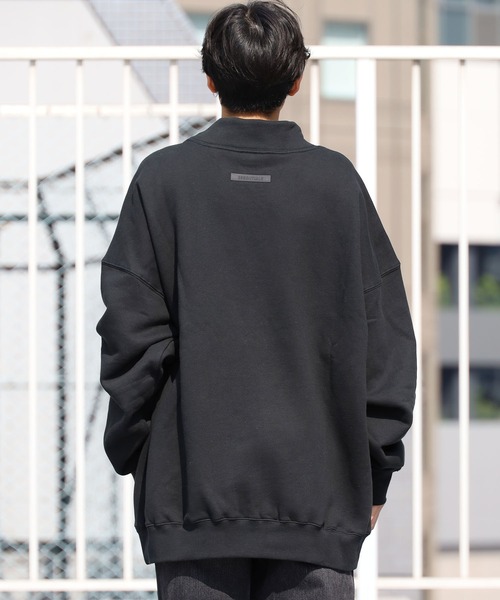 FOG ESSENTIALS(エフオージーエッセンシャルズ)の「FOG ESSENTIALS/エッセンシャルズ FOG 1POINT LOGO MOCK NECK SWEAT モックネックスウェット ブランドロゴ(スウェット・メンズ・ブラック/モスグリーン/クリーム/グレイッシュベージュ・S/M/L/XL)」の6枚目の写真
