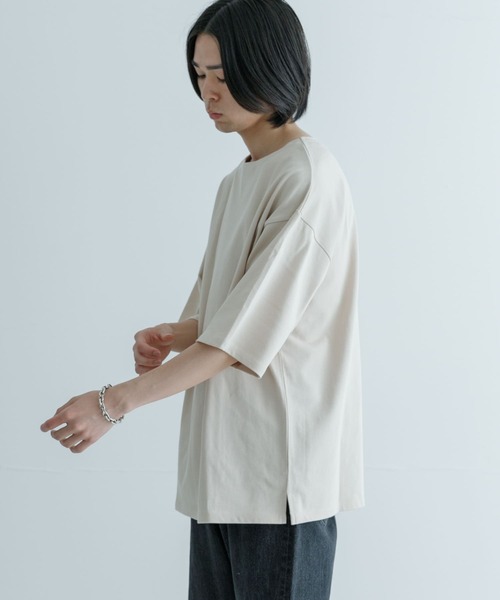 URBAN RESEARCH(アーバンリサーチ)の「USAコットンバスクTシャツ(Tシャツ/カットソー・メンズ・オフホワイト/ブラック系その他/チャコールグレー/カーキ/ホワイト系その他/ブルー系その他・SMALL/MEDIUM/LARGE)」の2枚目の写真