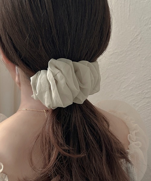 apres jour clair(アプレジュールクレア)の「【apres jour clair×ARIAZ】シアーヘアクリップ(バレッタ/ヘアクリップ・レディース・アイボリー/ダークブラウン/イエロー系その他/グレイッシュベージュ/ブラック/ピンクベージュ・FREE)」の4枚目の写真