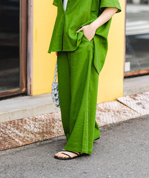 ITEMS URBANRESEARCH(アイテムズ アーバンリサーチ)の「『セットアップ対応』『Sサイズあり』『洗濯可』リネンレーヨンワイドパンツ(その他パンツ・レディース・ライトベージュ/ブラウン系その他/ブラック系その他/その他1/その他2/グリーン・SMALL/MEDIUM)」の1枚目の写真
