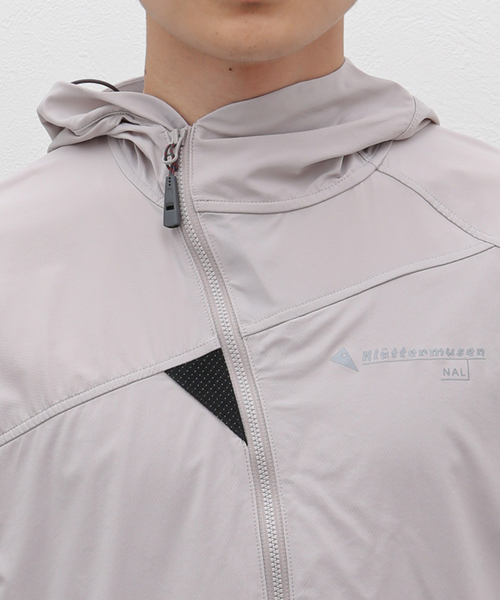 KLATTERMUSEN(クレッタルムーセン)の「KLATTERMUSEN / クレッタルムーセン Nal Hooded Jacket Ms 40652M11(マウンテンパーカー・メンズ・ブラック/レッド系その他・MEDIUM/SMALL)」の7枚目の写真