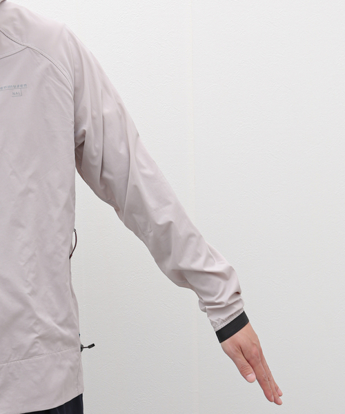 KLATTERMUSEN(クレッタルムーセン)の「KLATTERMUSEN / クレッタルムーセン Nal Hooded Jacket Ms 40652M11(マウンテンパーカー・メンズ・ブラック/レッド系その他・MEDIUM/SMALL)」の9枚目の写真