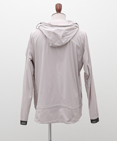 KLATTERMUSEN(クレッタルムーセン)の「KLATTERMUSEN / クレッタルムーセン Nal Hooded Jacket Ms 40652M11(マウンテンパーカー・メンズ・ブラック/レッド系その他・MEDIUM/SMALL)」の20枚目の写真