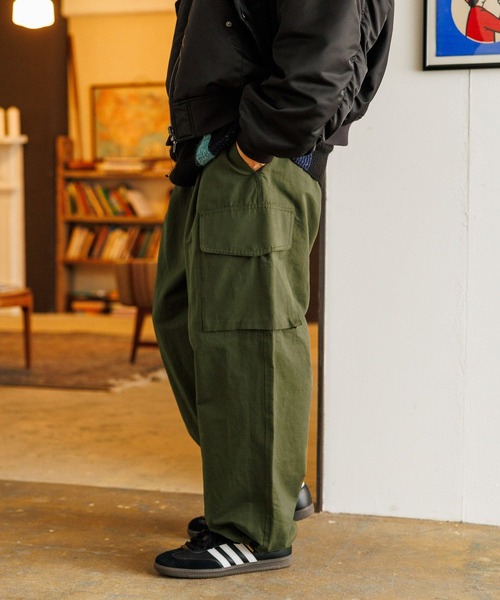 niko and...(ニコアンド)の「TCナイロンカーゴパンツ(カーゴパンツ・メンズ・カーキ/ブラック・MEDIUM/LARGE)」の2枚目の写真