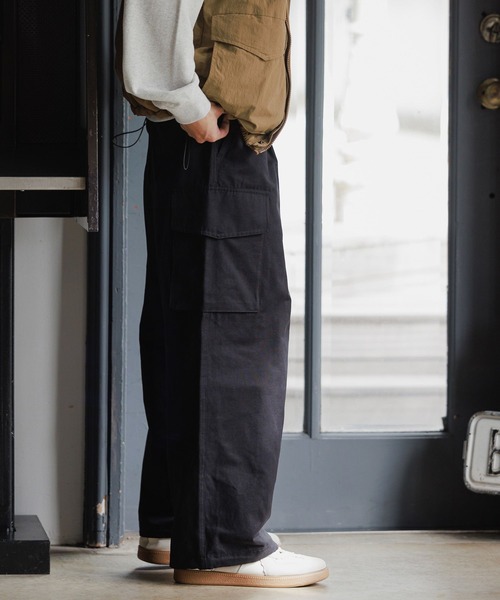 niko and...(ニコアンド)の「TCナイロンカーゴパンツ(カーゴパンツ・メンズ・カーキ/ブラック・MEDIUM/LARGE)」の7枚目の写真
