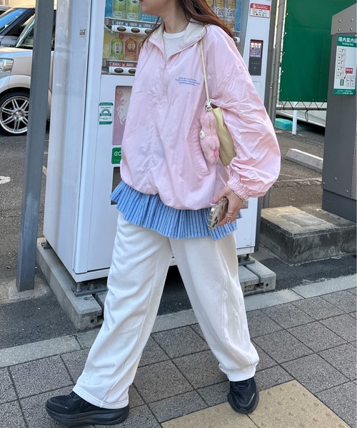 PILIT(ピリット)の「ハーフジップ ナイロンプルオーバー(その他トップス・レディース・ベージュ/ピンクベージュ/ブルー/ミント・MEDIUM)」の9枚目の写真