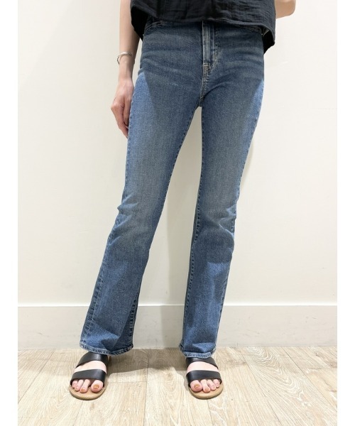 GAP(ギャップ)の「ウォッシュウェル ハイライズ '70sフレアデニム(デニムパンツ・レディース・インディゴブルー・23/24/25/26/27/28/29/30)」の6枚目の写真