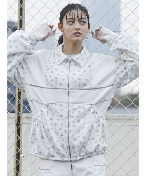merry jenny(メリージェニー)の「floralコンビトラックジャケット(ジャージ・レディース・ブルー/ピンク・FREE)」の4枚目の写真