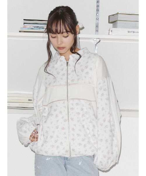 merry jenny(メリージェニー)の「floralコンビトラックジャケット(ジャージ・レディース・ブルー/ピンク・FREE)」の6枚目の写真