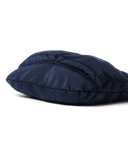 PORTER CLASSIC(ポータークラシック)の「【Porter Classic 】ポータークラシック/ SUPER NYLON ヘルメットケースLサイズ(ショルダーバッグ・メンズ・ブルー/ブラック・FREE)」の4枚目の写真