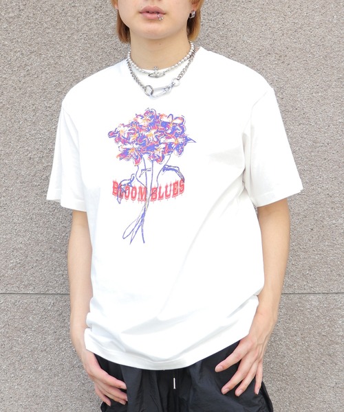 【UNIT CHEST】unique unisex T-shirt　OIF designer eggs コラボT BLUES FROWER by OTOWA SHIRAKUSAの1枚目の写真