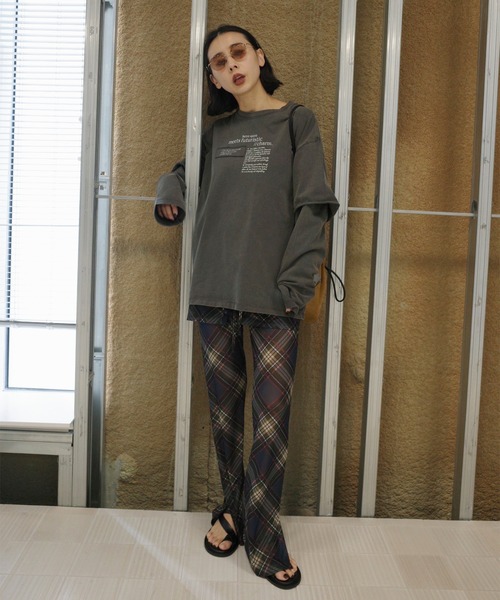 Ameri(アメリ)の「<ZOZOTOWN限定>VINTAGE LIKE LAYARD LONG TEE(Tシャツ/カットソー・レディース・ピンク/カーキ/チャコールグレー・FREE)」の4枚目の写真