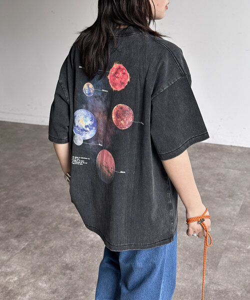 CPCM(シーピーシーエム)の「パウダー加工ヴィンテージライクT(Tシャツ/カットソー・レディース・グレー/ブラック系その他/ブラック系その他3/ブラック/グレー系その他/ブラック系その他2/グレー系その他2/グレー系その他3/ブラック系その他4・MEDIUM/LARGE/X-LARGE)」の6枚目の写真