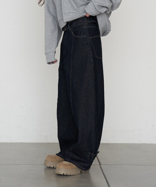 RAY CASSIN(レイカズン)の「【ウエスト調節可/2サイズ展開】バレルレッグデニムパンツ(デニムパンツ・レディース・ネイビー/ブルー/ブラック・S/M)」の22枚目の写真