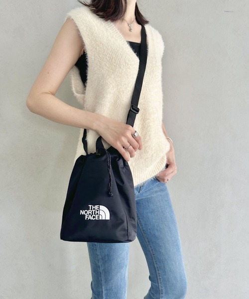 THE NORTH FACE(ザノースフェイス)の「国内未発売 THE NORTH FACE(ザ・ノースフェイス)/巾着 ショルダーバッグ バケットバッグ/WL BUCKET BAG MINI(ショルダーバッグ・レディース・ブラック/アイボリー/ブラック系その他/ダークブラウン・FREE)」の7枚目の写真