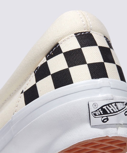 VANS(バンズ)の「VANS PREMIUM スリッポン / Slip-On Reissue 98 LX VN000CSE(スリッポン・メンズ・ブラック×ホワイト/ブラック・4.5/5/5.5/6/6.5/7/7.5/8.5/9/9.5/4/10/10.5/11/11.5/8/12)」の5枚目の写真