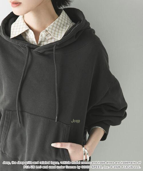 GOOD ROCK SPEED(グッドロックスピード)の「『別注』GOOD ROCK SPEED×URBAN RESEARCH ジープ HOODIE(パーカー・レディース・チャコールグレー/ベージュ・FREE)」の5枚目の写真
