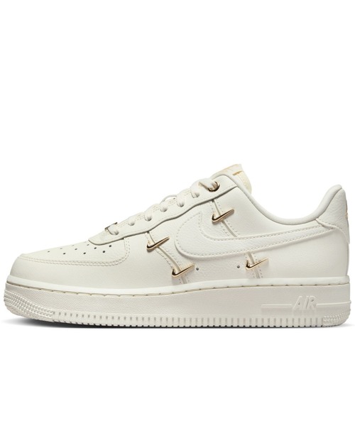 NIKE(ナイキ)の「ナイキ エア フォース 1 ’07 LX ウィメンズシューズ / Nike Air Force 1 ’07 LX Women's Shoes FV3654-111 Sail(スニーカー・レディース・クリーム・26/22/22.5/23/23.5/24/24.5/25/25.5)」の3枚目の写真