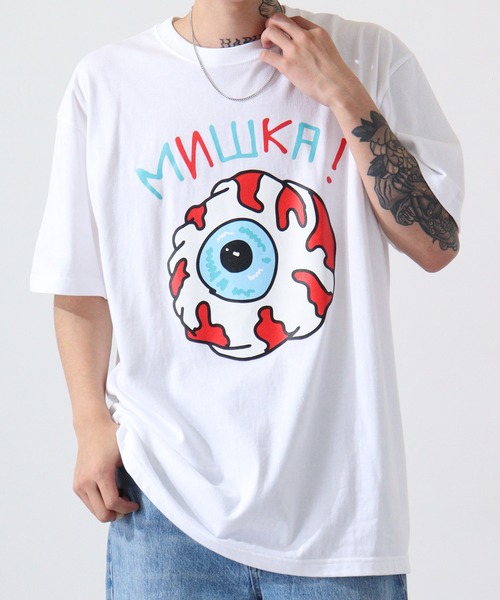 MISHKA(ミシカ)の「MISHKA MISHKA T-SHIRT グラフィックプリント 半袖 Tシャツ(Tシャツ/カットソー・メンズ・サンドベージュ/ダークブラウン/ブラック/ホワイト/ブラック系その他5/ホワイト系その他2/ホワイト系その他3/ホワイト系その他/ブラック系その他2/ブラック系その他4/ブラック系その他/ブラック系その他3/チャコールグレー/ホワイト系その他5/ホワイト系その他4/ライトオリーブ・M/XL/L/2XL)」の5枚目の写真